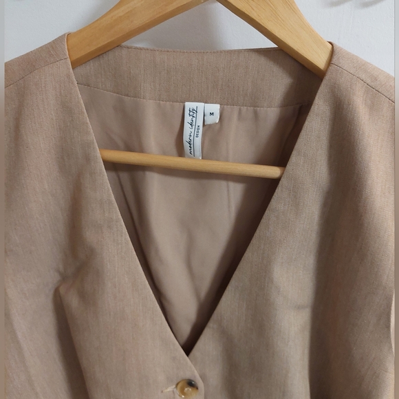 Women's Tan Sleeveless Vest - Picture 2 of 4